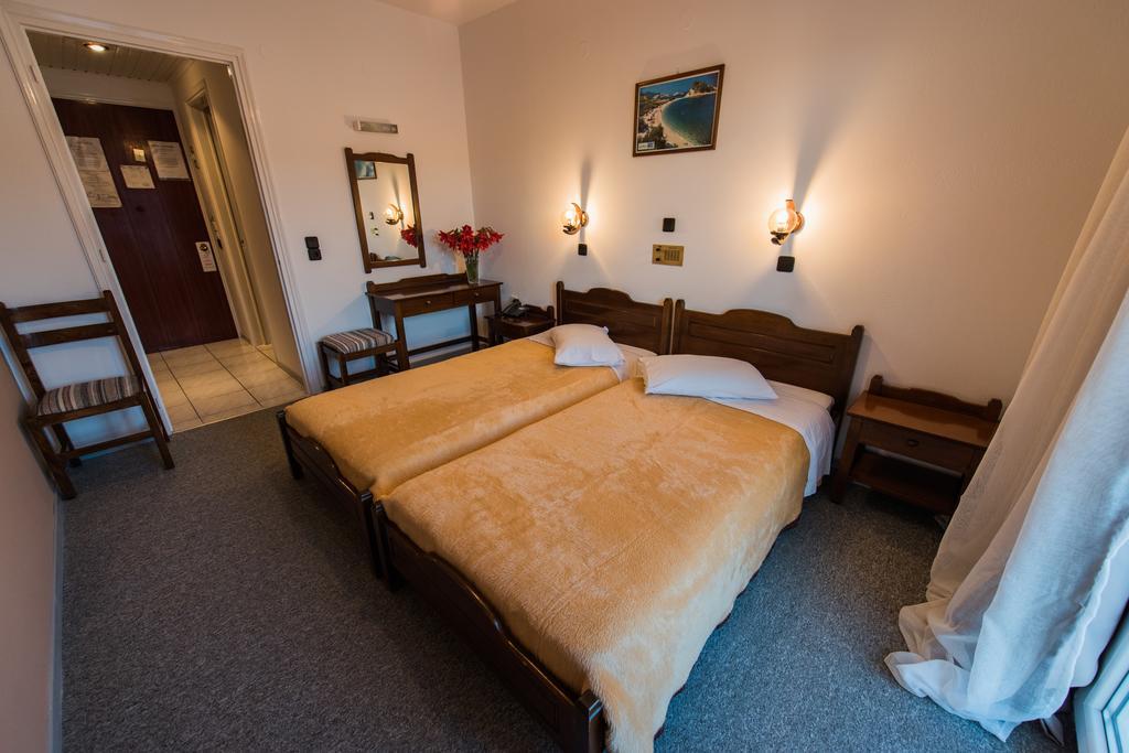 Hotel Anthousa Samos Town Room photo